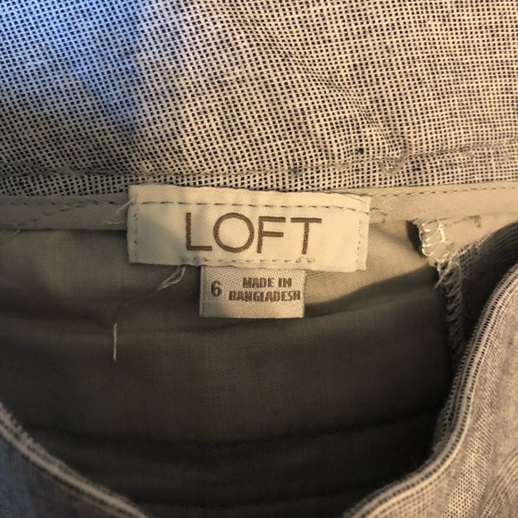 Gray Loft Shorts with Ruffle - Picture 3 of 3